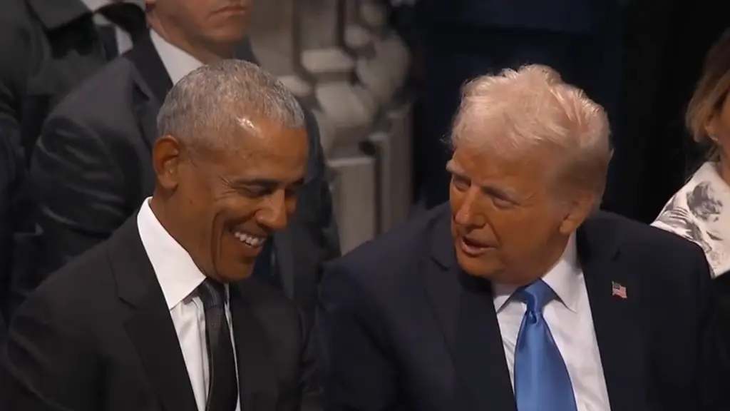 El expresidente estadounidense Barack Obama y el presidente electo Donald Trump reaccionan el día del funeral de Estado del expresidente Jimmy Carter.