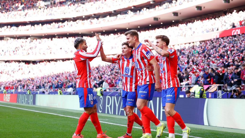 Futbolistas del Atlético de Madrid celebran un gol en el Metropolitano