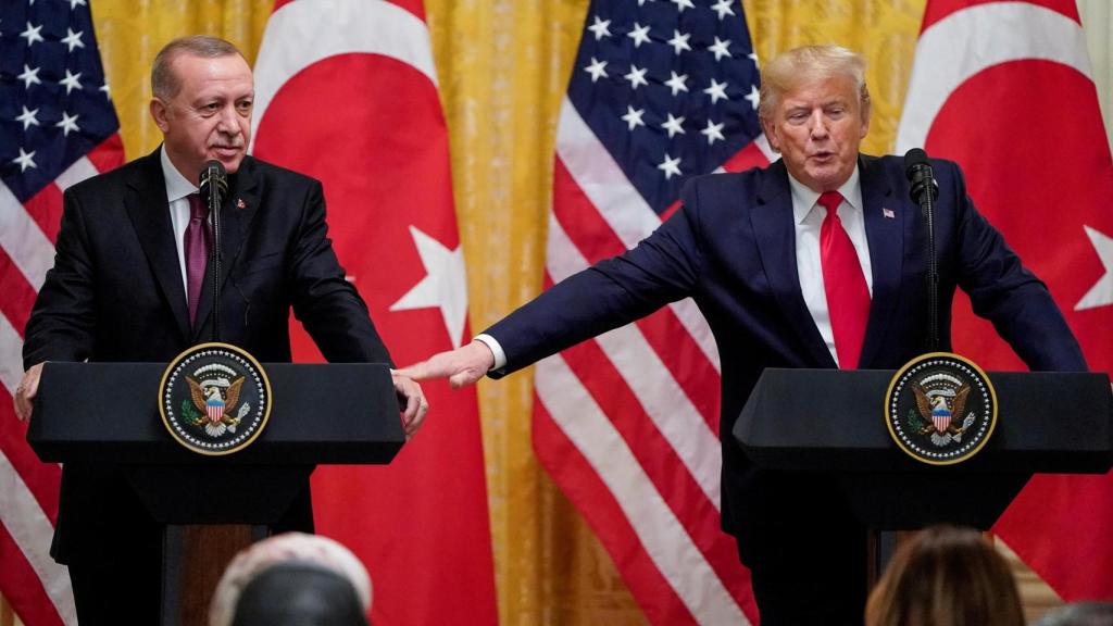 Erdogan y Trump en una rueda de prensa en Washington tras una reunión en 2019.