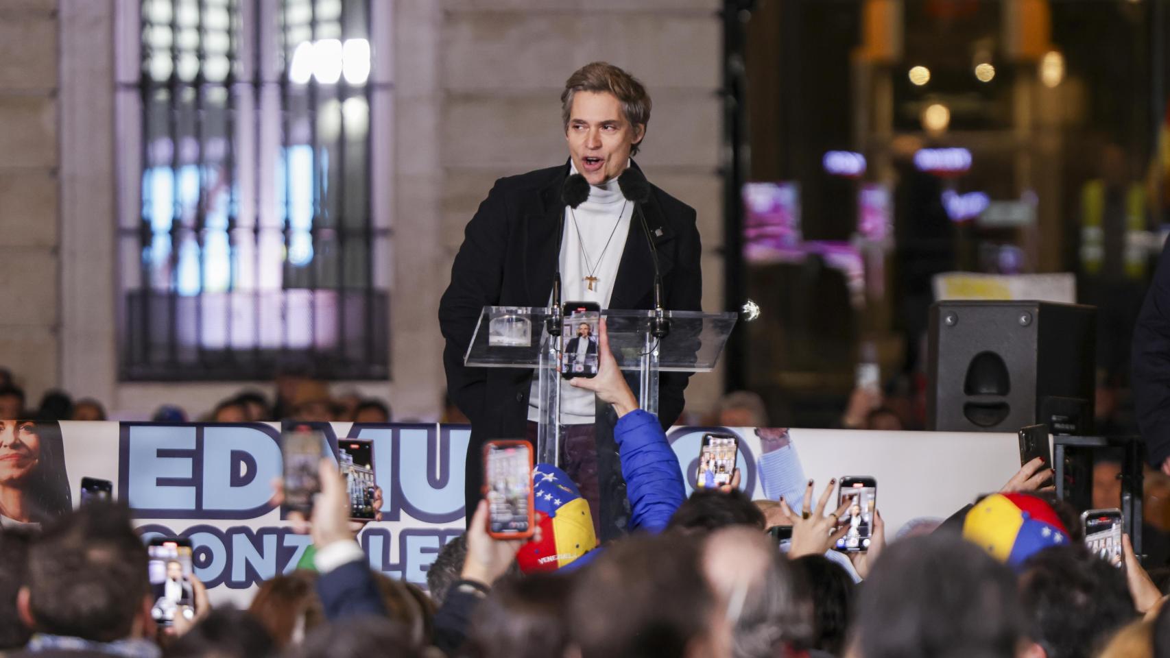 Carlos Baute en la manifestación en apoyo a Edmundo González.