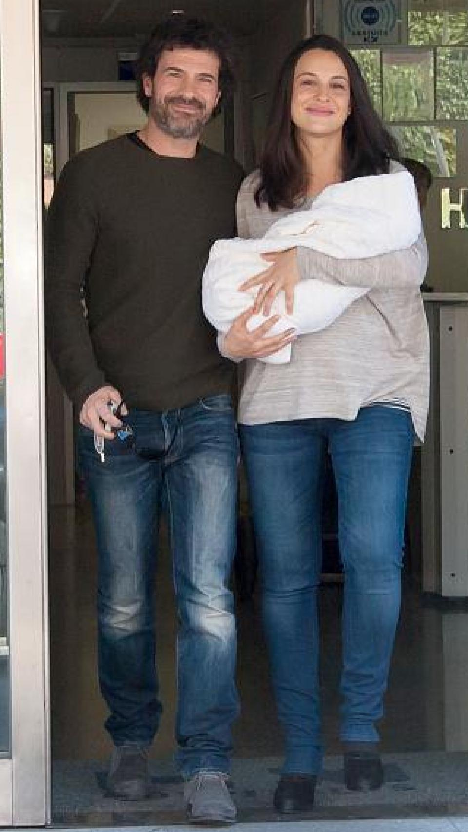 El actor junto a Xenia Tostado y su hija Jimena.