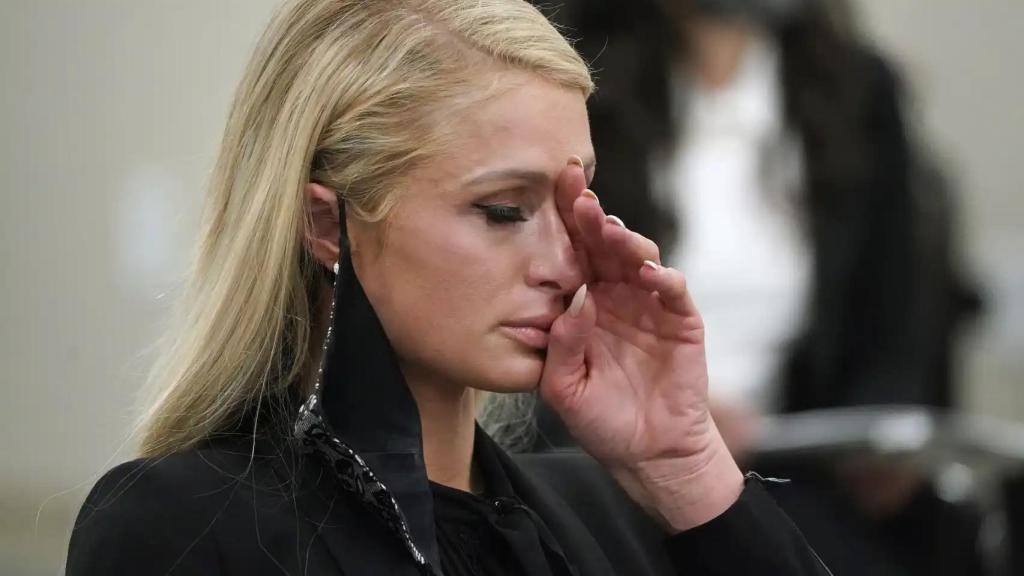 Paris Hilton muy triste por su casa.