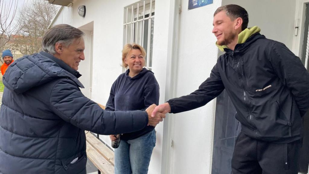 El alcalde de Salamanca, durante su vista a las instalaciones de Proyecto Hombre