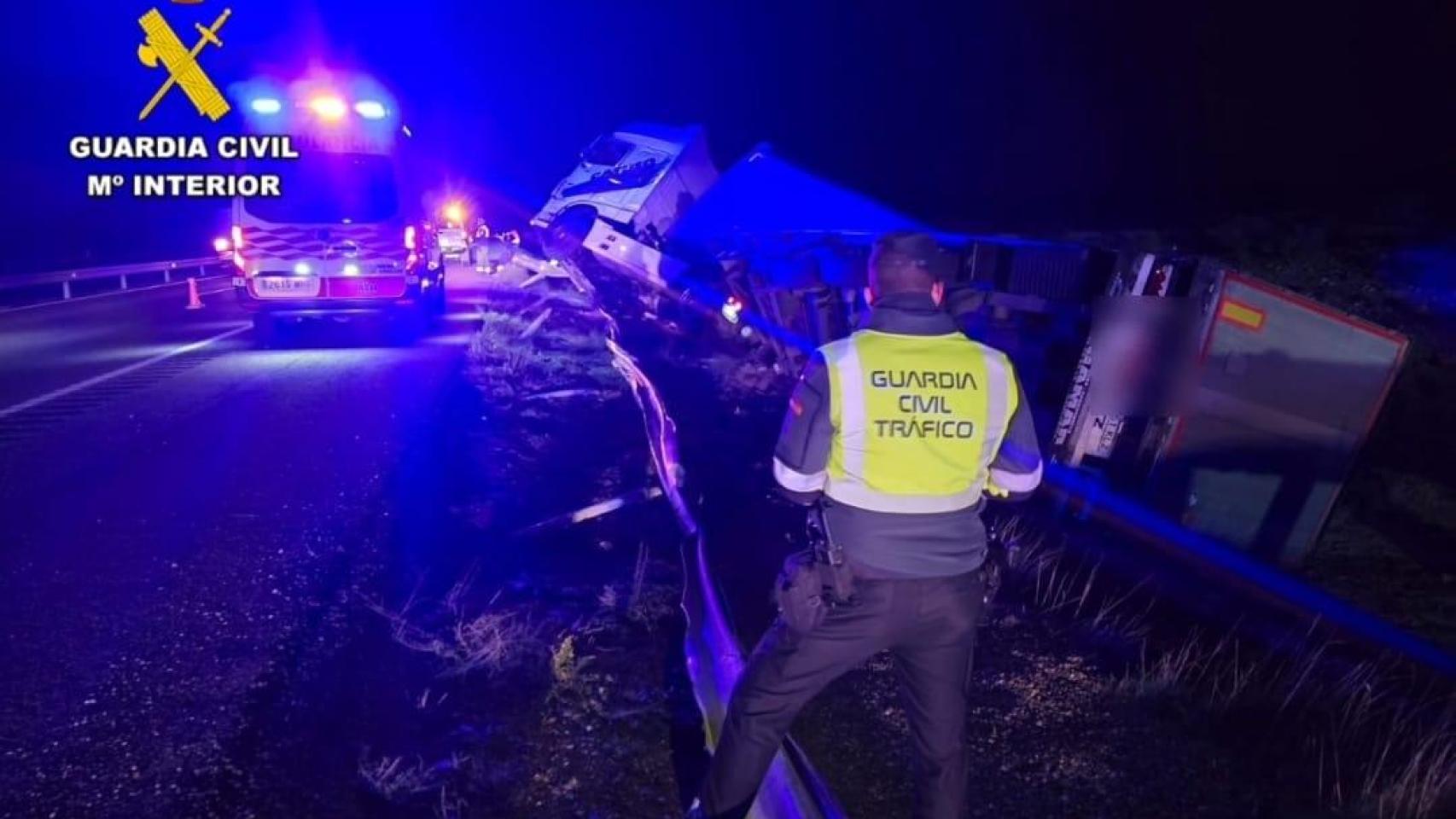 Accidente de tráfico en el que ha resultado fallecido un camionero en la AP-2, en Fraga