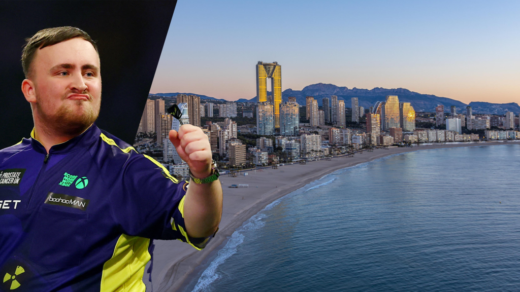 Luke Littler, Campeón del Mundo de dardos con 17 años, con Benidorm de fondo