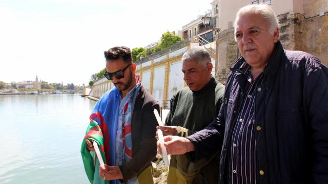 Miembros de Fakali en un acto conmemorativo del 8 de abril, Día Internacional del Pueblo Gitano