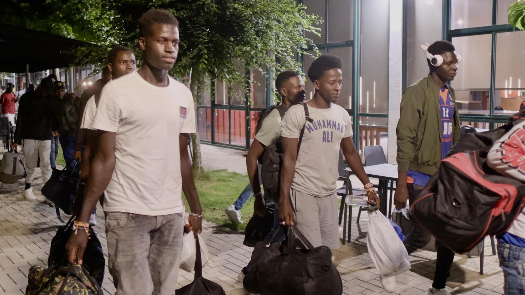 Refugiados de la guerra de Mali, a su llegada al Monte do Gozo, a 30 de julio de 2024, en Santiago de Compostela.