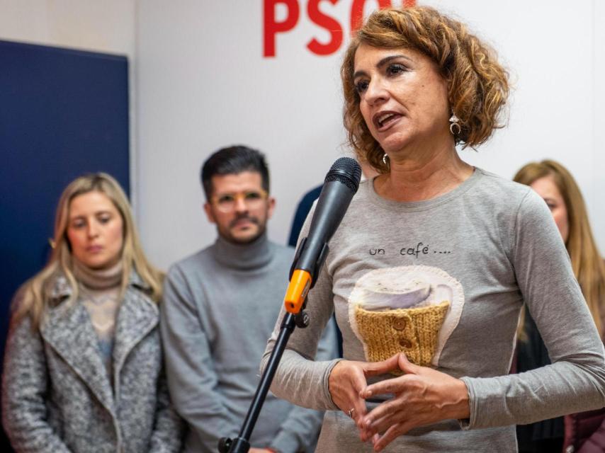 La vicepresidenta María Jesús Montero, este sábado durante un acto celebrado en la sede del PSOE en Jaén.