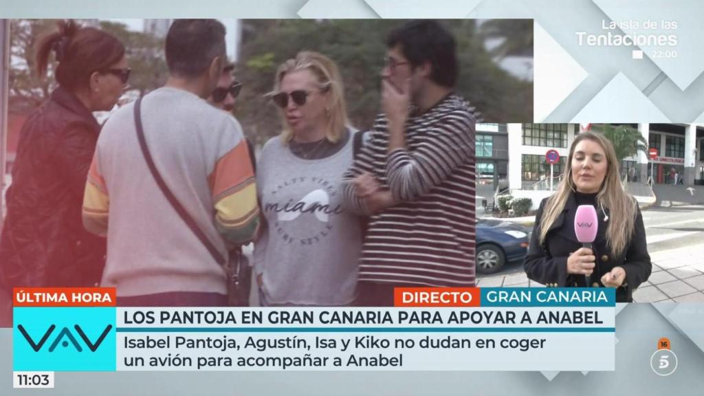 Belén Esteban, en las inmediaciones del hospital canario.