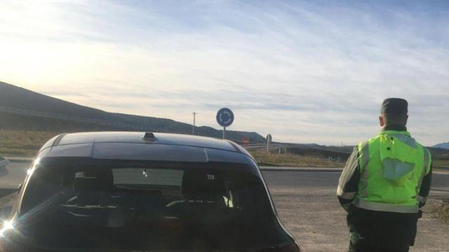 La Guardia Civil de Palencia da el alto al conductor