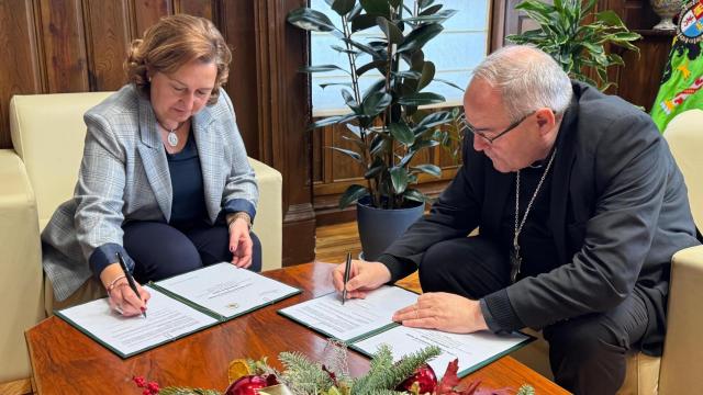 La presidenta de la Diputación de Toledo, Concepeción Cedillo, y el arzobispo de Toledo, Francisco Cerro Chaves.