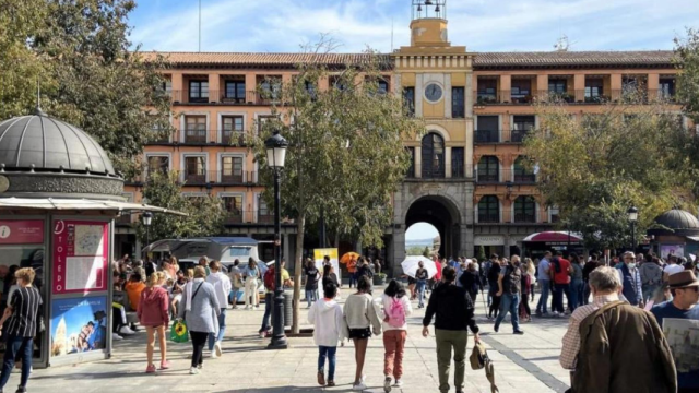 Turistas por Toledo.