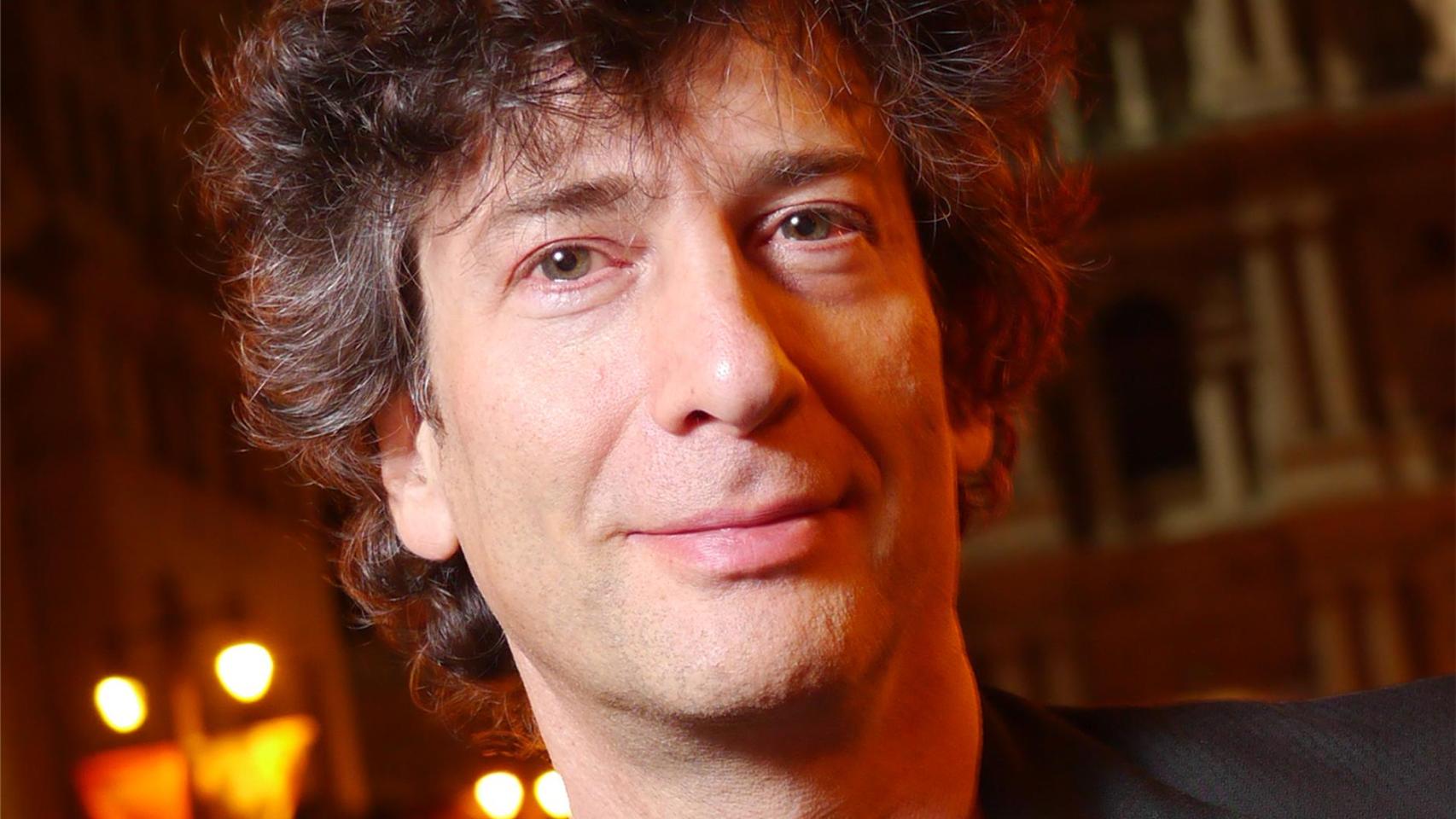 El escritor Neil Gaiman, acusado de agresiones sexuales por una docena de mujeres