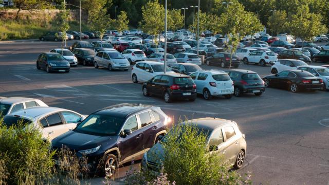 El actual aparcamiento disuasorio de Azarquiel ocupa una superficie de 18.000 metros cuadrados.