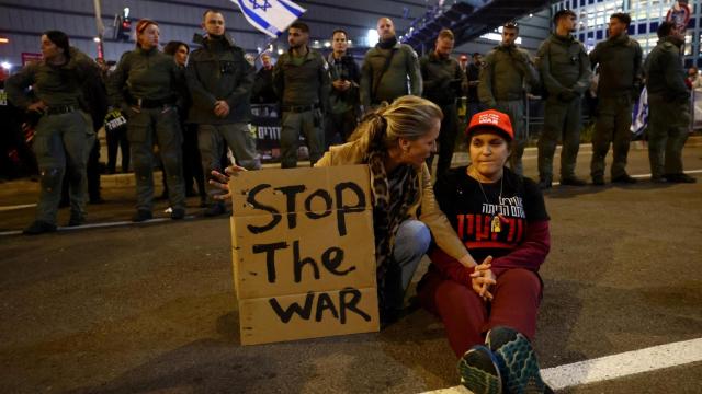 Protesta contra el gobierno israelí en Tel Aviv-