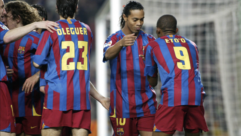 Oleguer Presas, de espaldas, durante un partido con el FC Barcelona