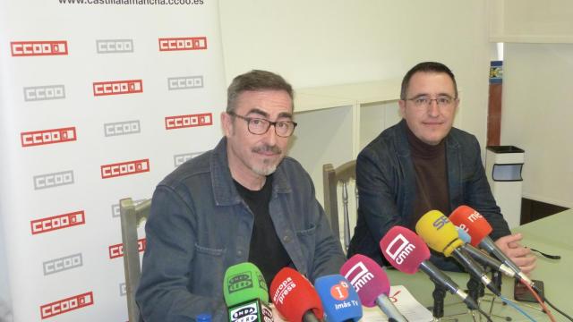 Paco de la Rosa, secretario provincial de CCOO Castilla-La Mancha junto a Marcelo Ortega, secretario de Comunicación.