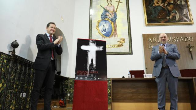 Una cruz de guía, un estrecho callejón y la Catedral: así es el cartel de la Semana Santa 2025 en Toledo