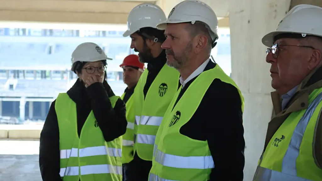 Rafael Louzán visitando las obras del Nuevo Mestalla.