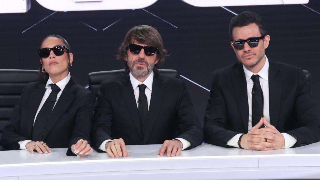 Los tres presentadores del 'CQC' posan con las inconfundibles gafas de sol.