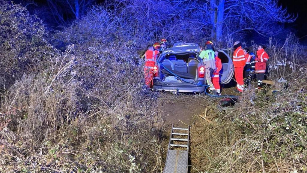 Un fallecido y un herido grave tras la salida de la vía de un coche en la provincia de Soria