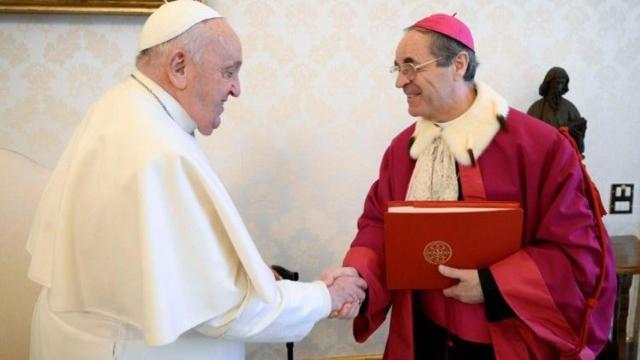 El papa Francisco y Alejandro Arellano en una imagen de archivo.