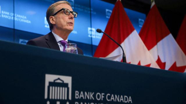 El gobernador de Royal Bank de Canad, Tiff Macklem, participa en una conferencia de prensa en OttawaBank of Canada considera un gran error estratégico del Gobierno el cierre nuclear