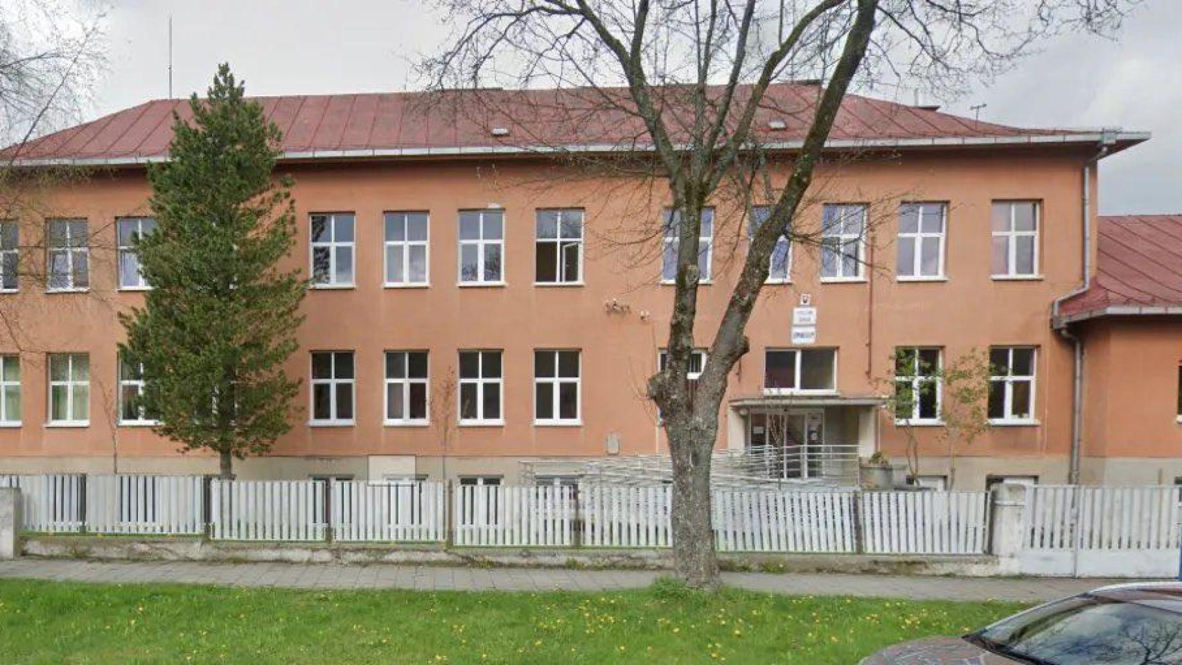 Dos muertos y un herido en un ataque con cuchillo en una escuela de Eslovaquia: el agresor, un estudiante, detenido