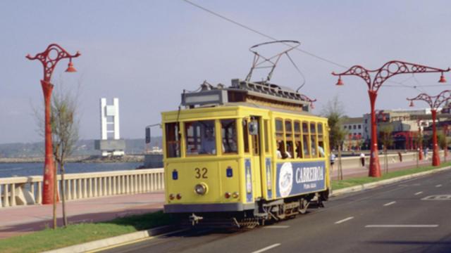 Foto de archivo de un tranvía de A Coruña