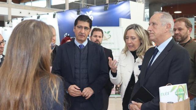 Visita de José Manuel Caballero a la feria 'Origin Natura' en Ciudad Real.