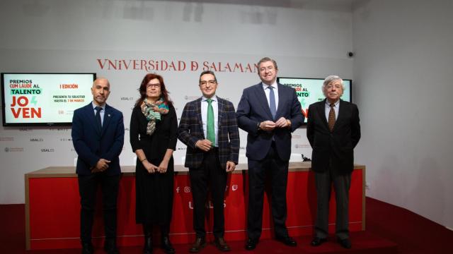 Rueda de prensa 'Premios Cum Laude al Talento Joven 2025'. De izquierda a derecha: Óscar González Benito, Marta Gutiérrez, Juan Manuel Corchado, Isidoro Alanís y Román Álvarez