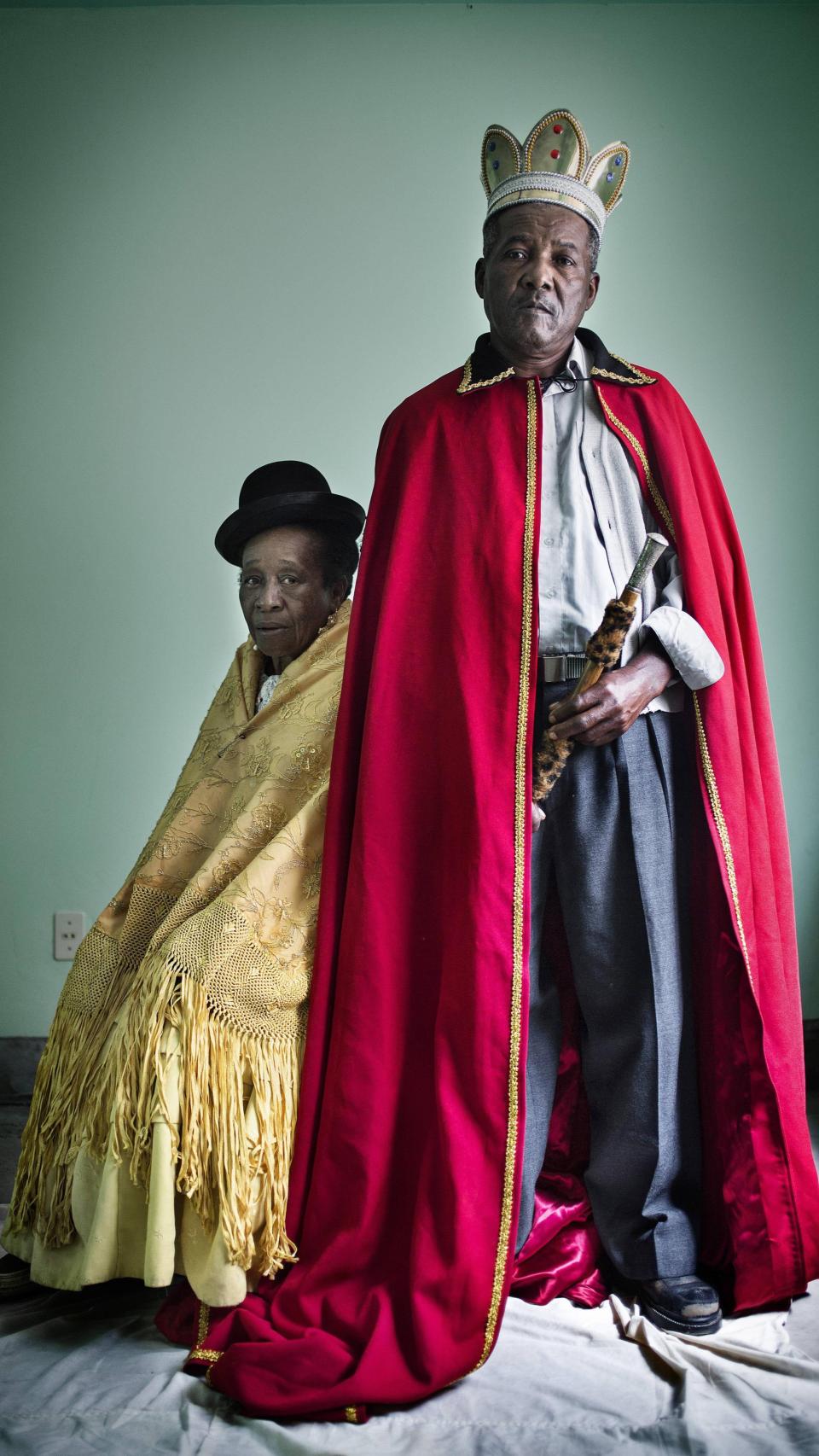 El rey Julio I, con la reina Angélica, en una foto oficial de la Casa Real Afroboliviana.