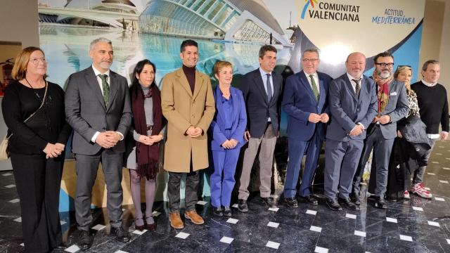 Carlos Mazón y la consellera Marián Cano y el presidente de la Diputación de Alicante, Toni Pérez, con representantes del sector turístico en Alicante.