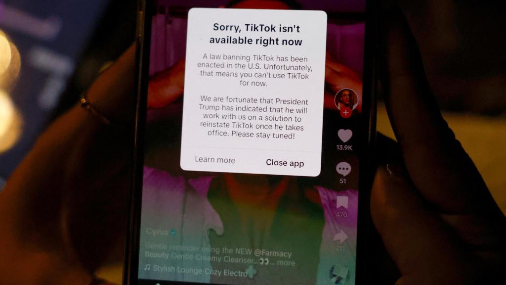 Mensaje enviado por TikTok a sus usuarios en EEUU anunciando que la app deja de funcionar.