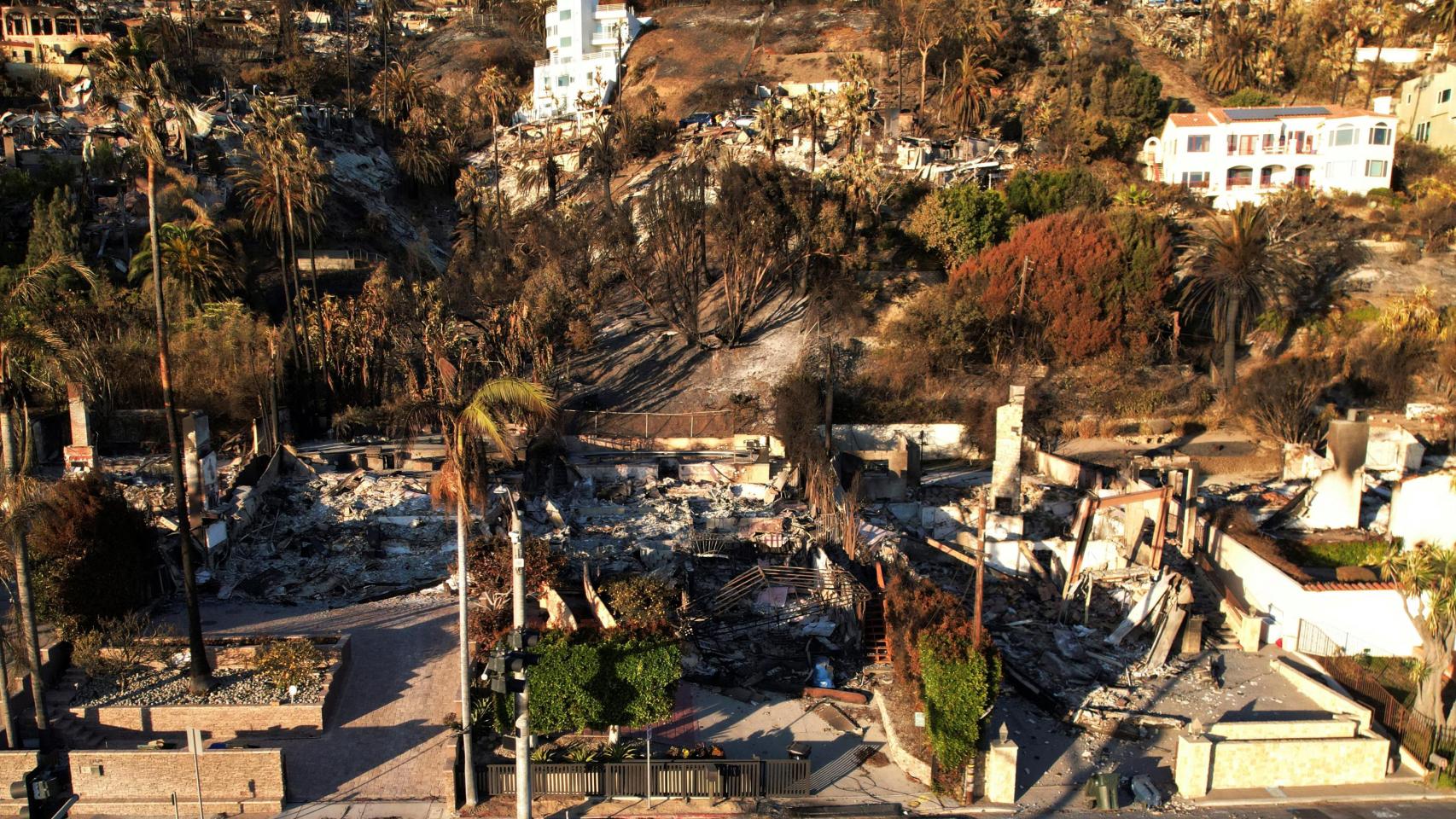 Donald Trump planea visitar las zonas afectadas por el fuego en Los Ángeles en su primera semana de mandato