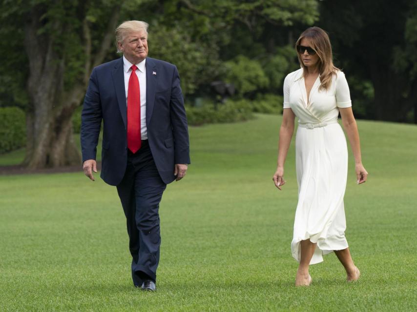 Donald Trump y Melania en los jardines de la Casa Blanca en la anterior legislatura del magnate.