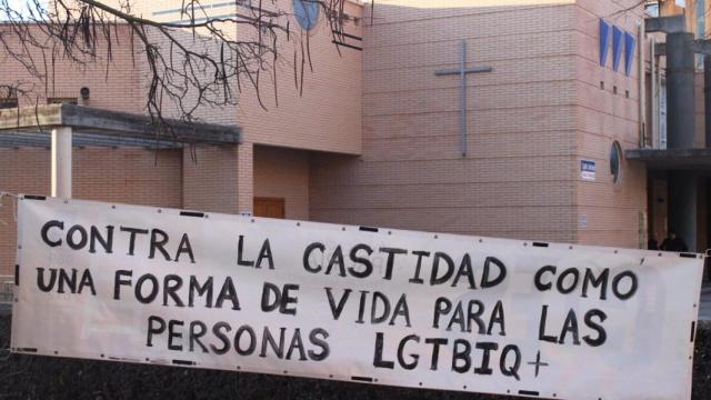 Protesta contra el acto. Foto: Europa Press.