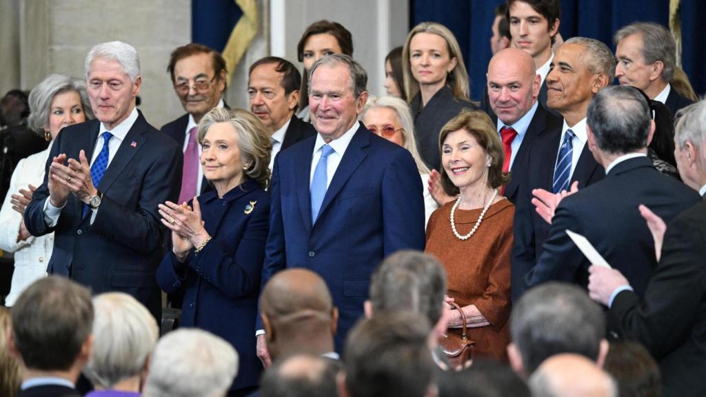 Bill Clinton, Hillary Clinton, George W. Bush, Laura Bush y Barack Obama en la toma de posesión de Trump