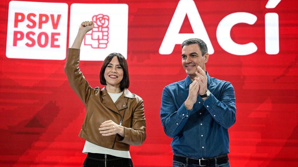 Pedro Sánchez junto a Diana Morant. Efe / Andreu Esteban