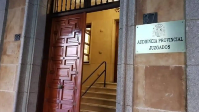 Entrada a la Audiencia Provincial de Salamanca