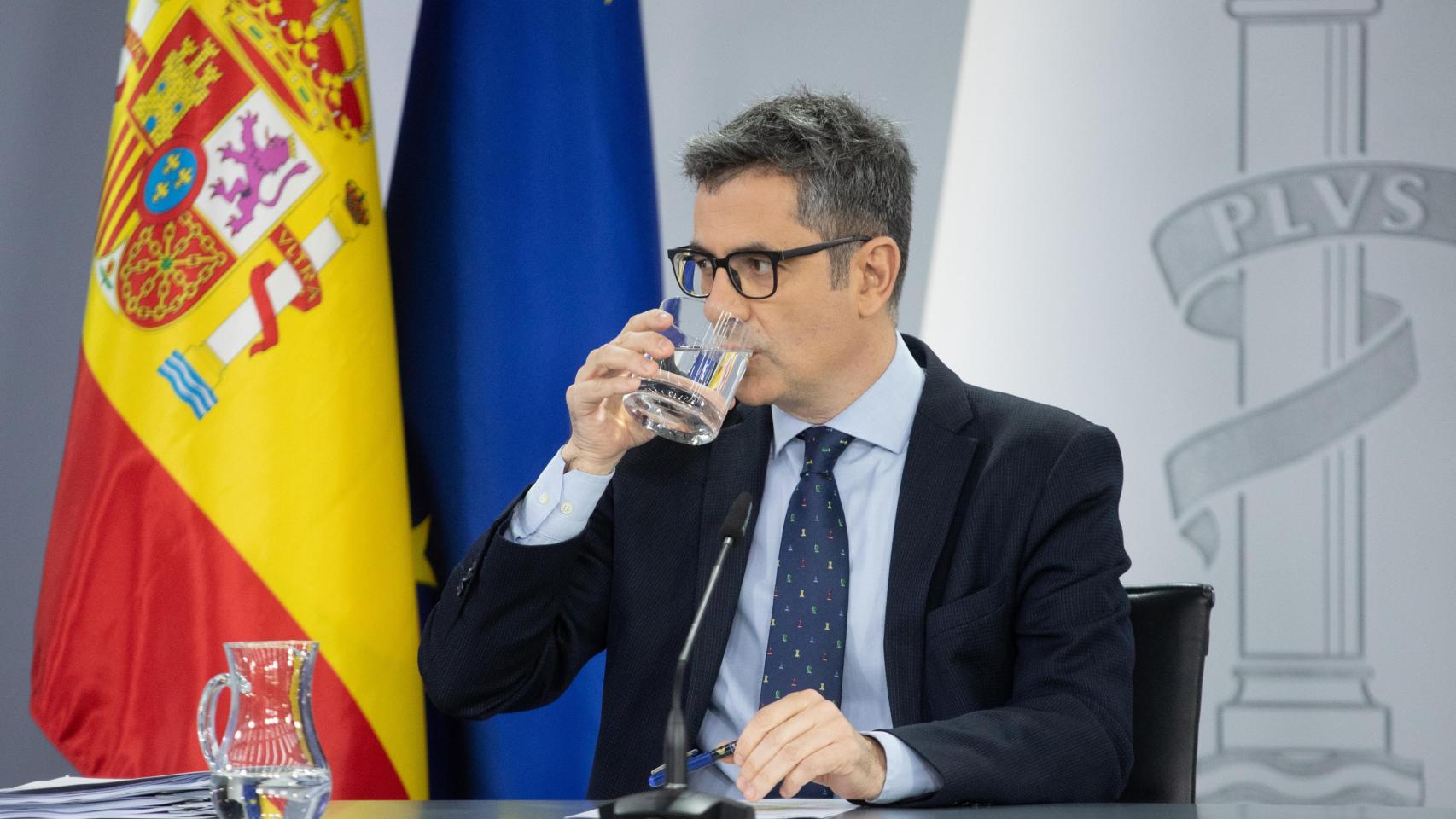 El Gobierno privilegia a los opositores a juez y fiscal al subir sus becas a 1.300 euros durante 4 años y blindarlas en la ley