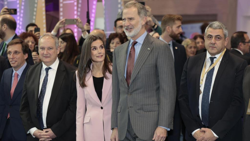 La mirada de amor que Letizia dedicó a Felipe Vi, este miércoles, en Fitur.