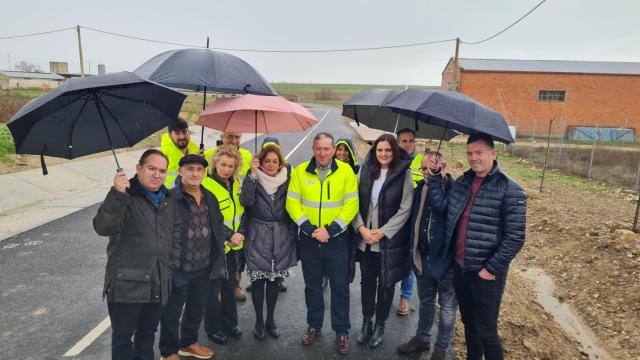 Visita del presidente de la Diputación de Zamora, Javier Faúndez, a la carretera de Pozoantiguo a Pinilla de Toro