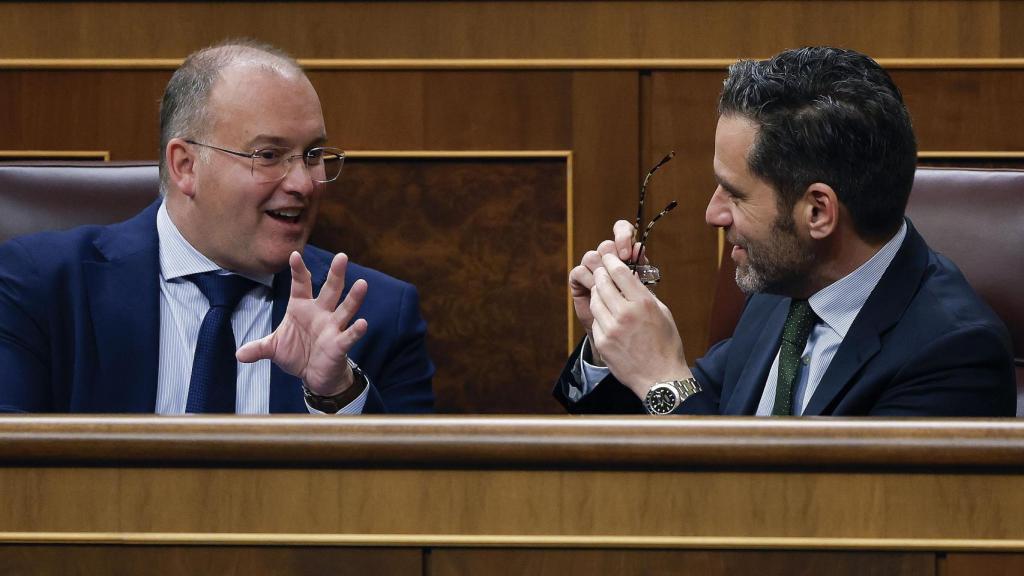 Los dirigentes del PP Miguel Tellado y Borja Sémper este miércoles en el Congreso.