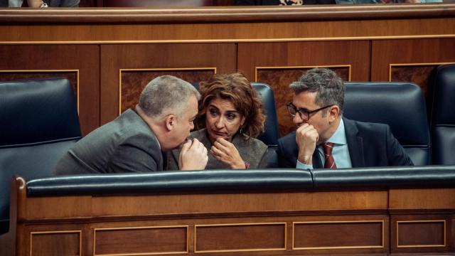 Santos Cerdán, María Jesús Montero y Félix Bolaños, este miércoles en el Congreso de los Diputados.