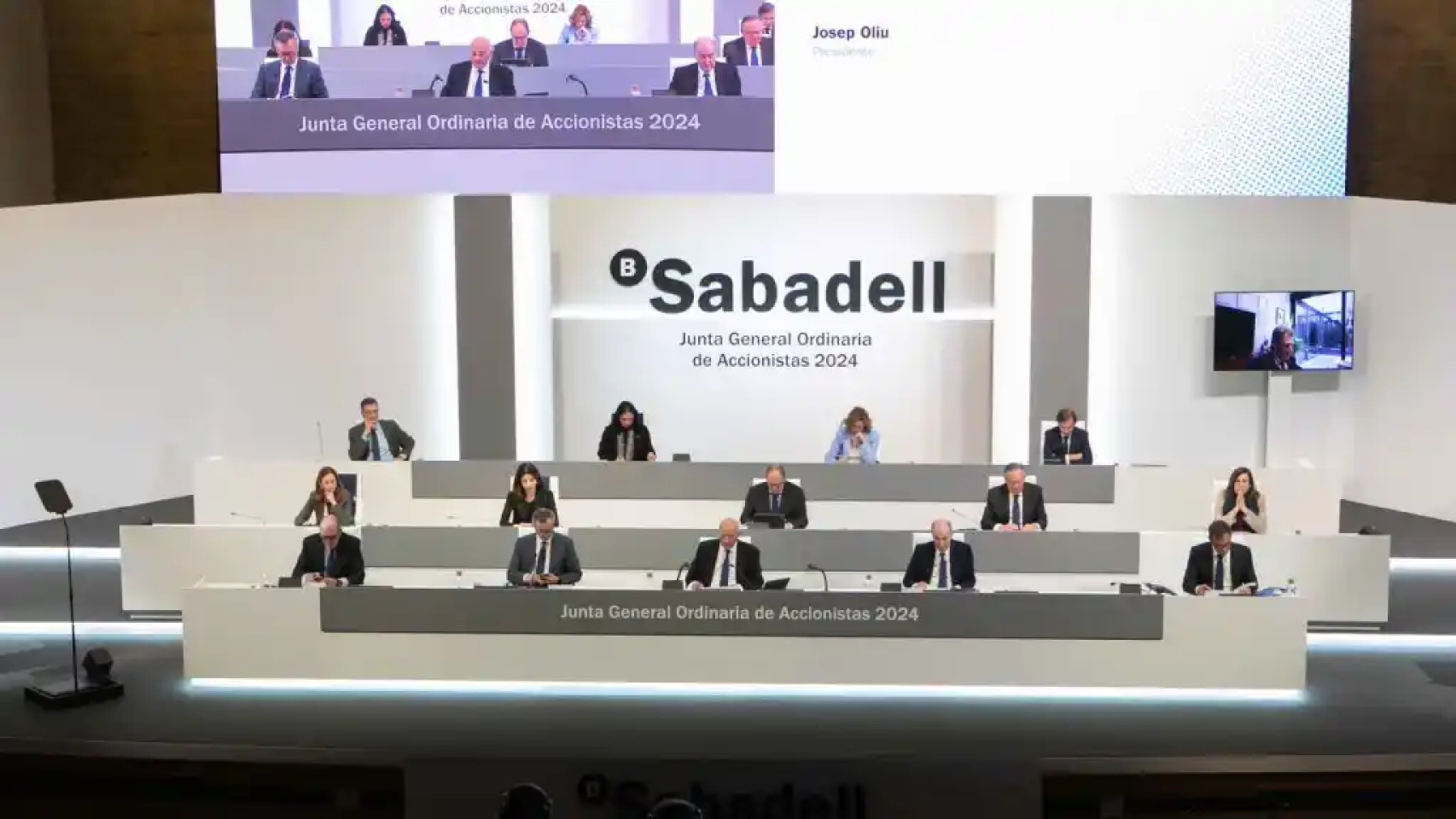 Banco Sabadell gana 1.827 millones en 2024, un 37,1% más, y eleva la retribución a 3.300 millones de euros