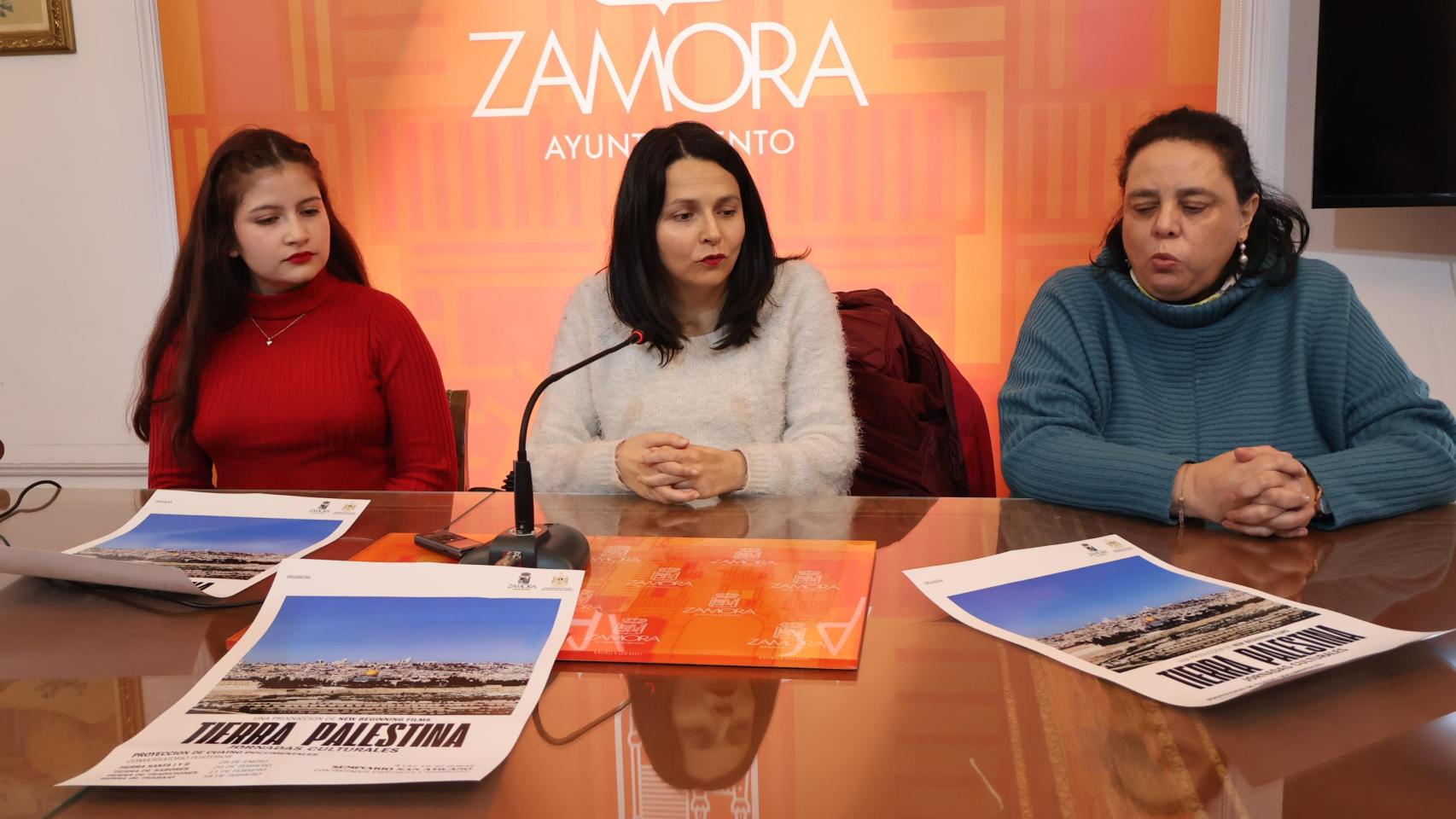 De izquierda a derecha: Galia Moreno, María Eugenia Cabezas y Claudia Pérez