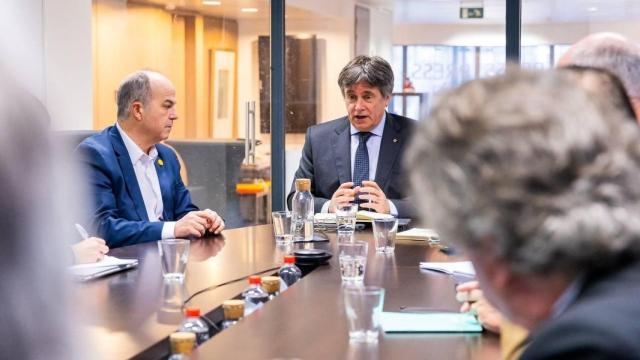 El presidente de Junts, Carles Puigdemont, en la reunión de la permanente del partido en Bruselas (Bélgica).