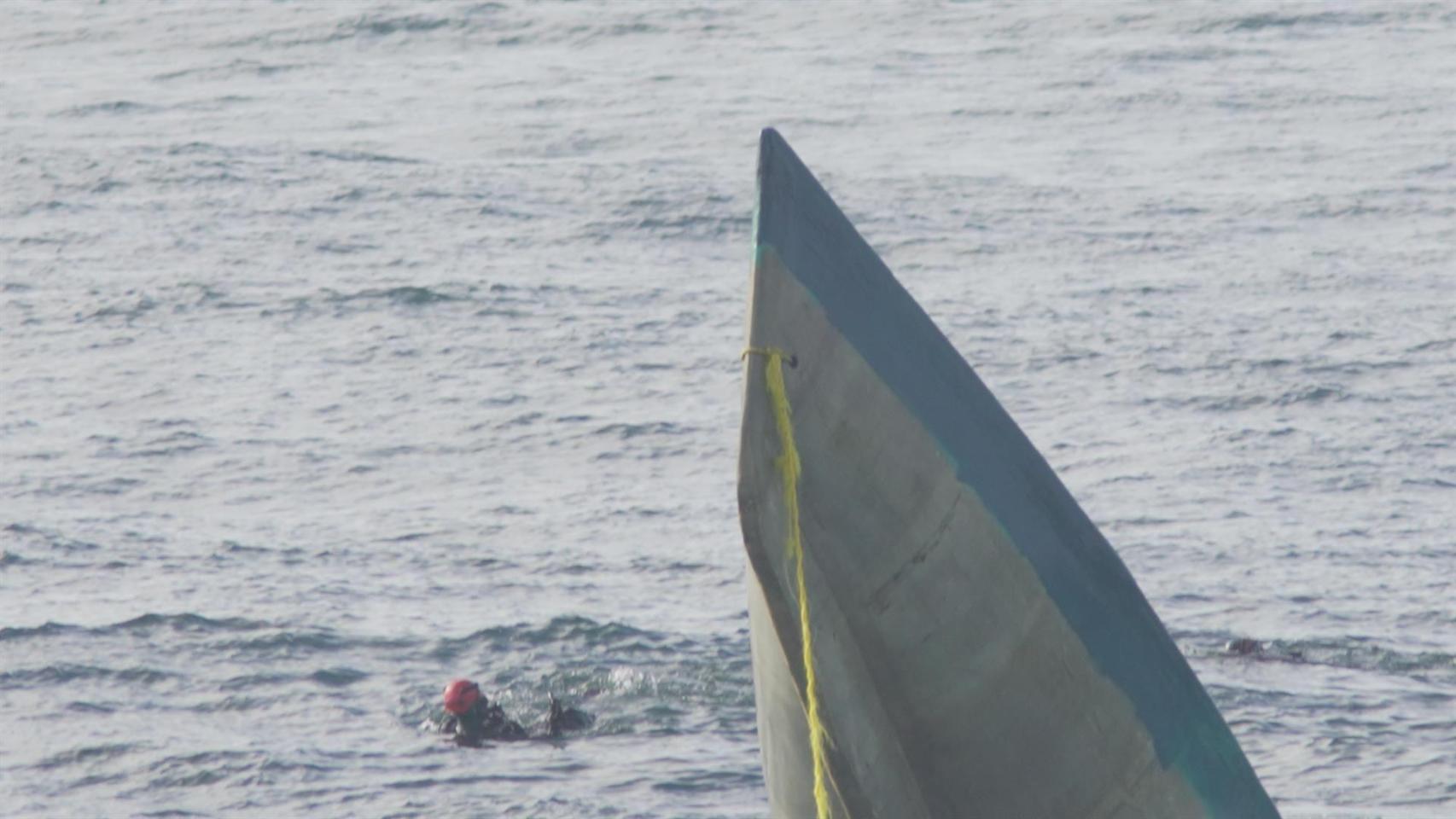 Suspenden el traslado del narcosubmarino encontrado en la Costa da Morte (A Coruña) tras hundirse