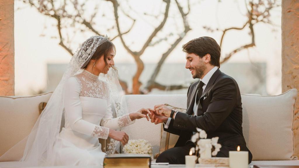 La princesa Iman de Jordan y su esposo Jameel Alexander Themiotis el día de su boda.